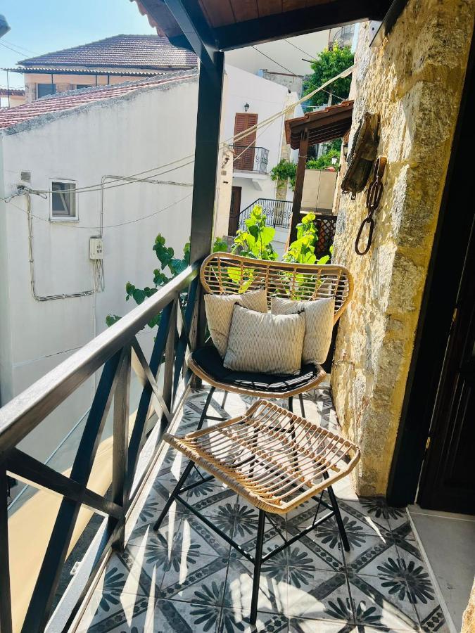 Zoe's Balcony, The View! Apartment